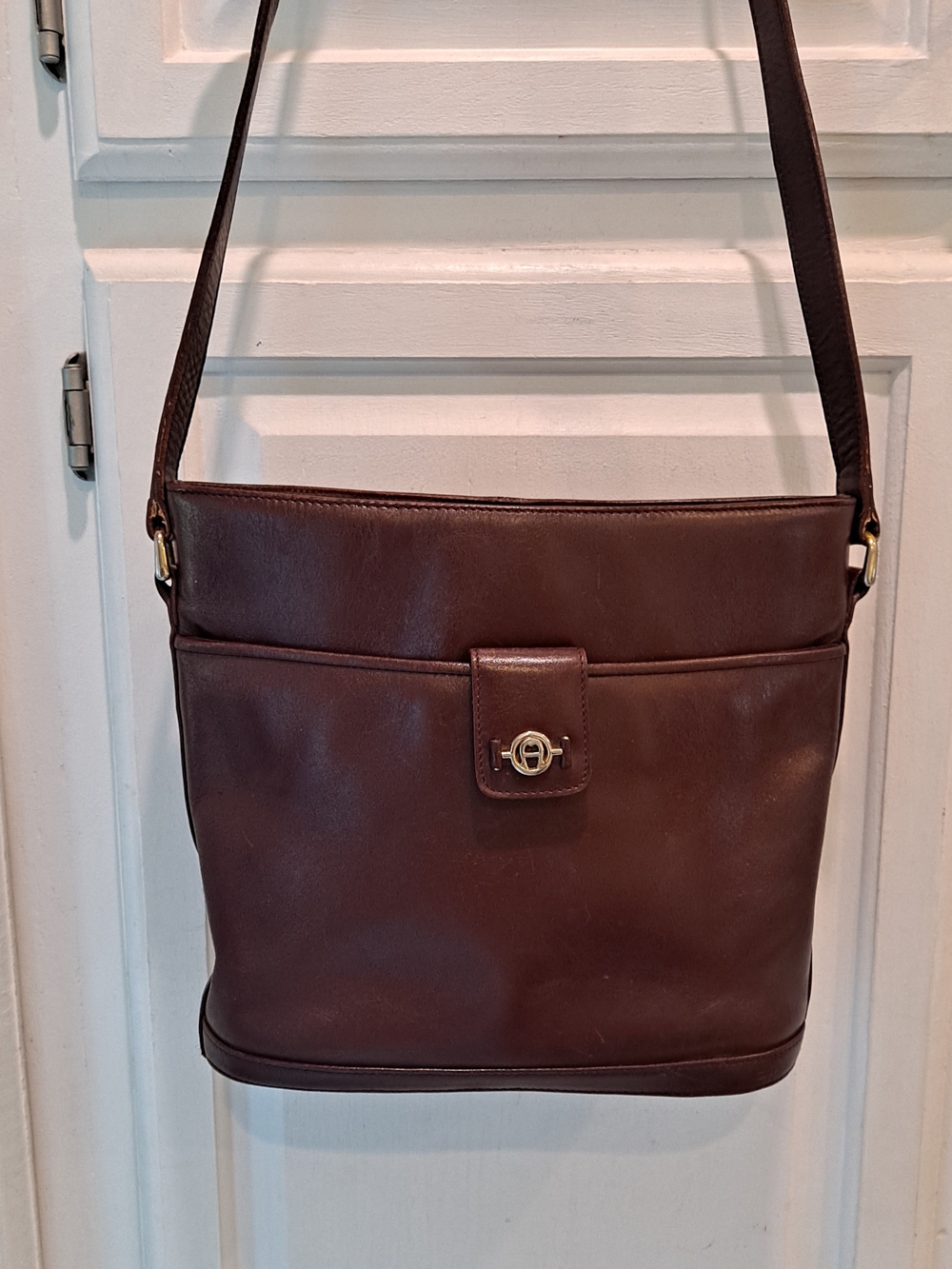 Etienne Aigner Vintage Classic Dark Red-Brown Iconic Oxblood Leather Crossbody